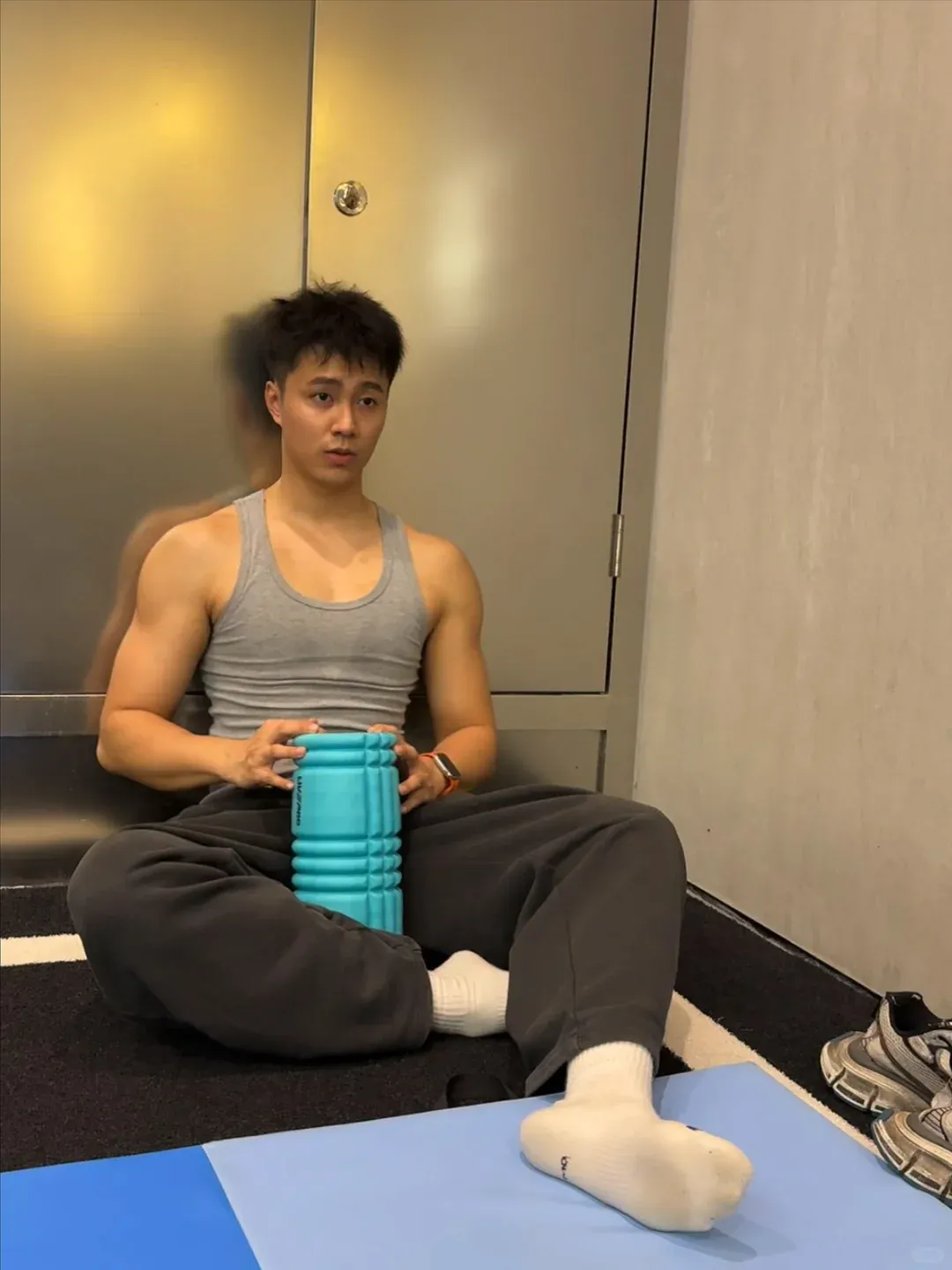 冬天别偷懒！185cm 白袜男邀你寒冬坚持健身