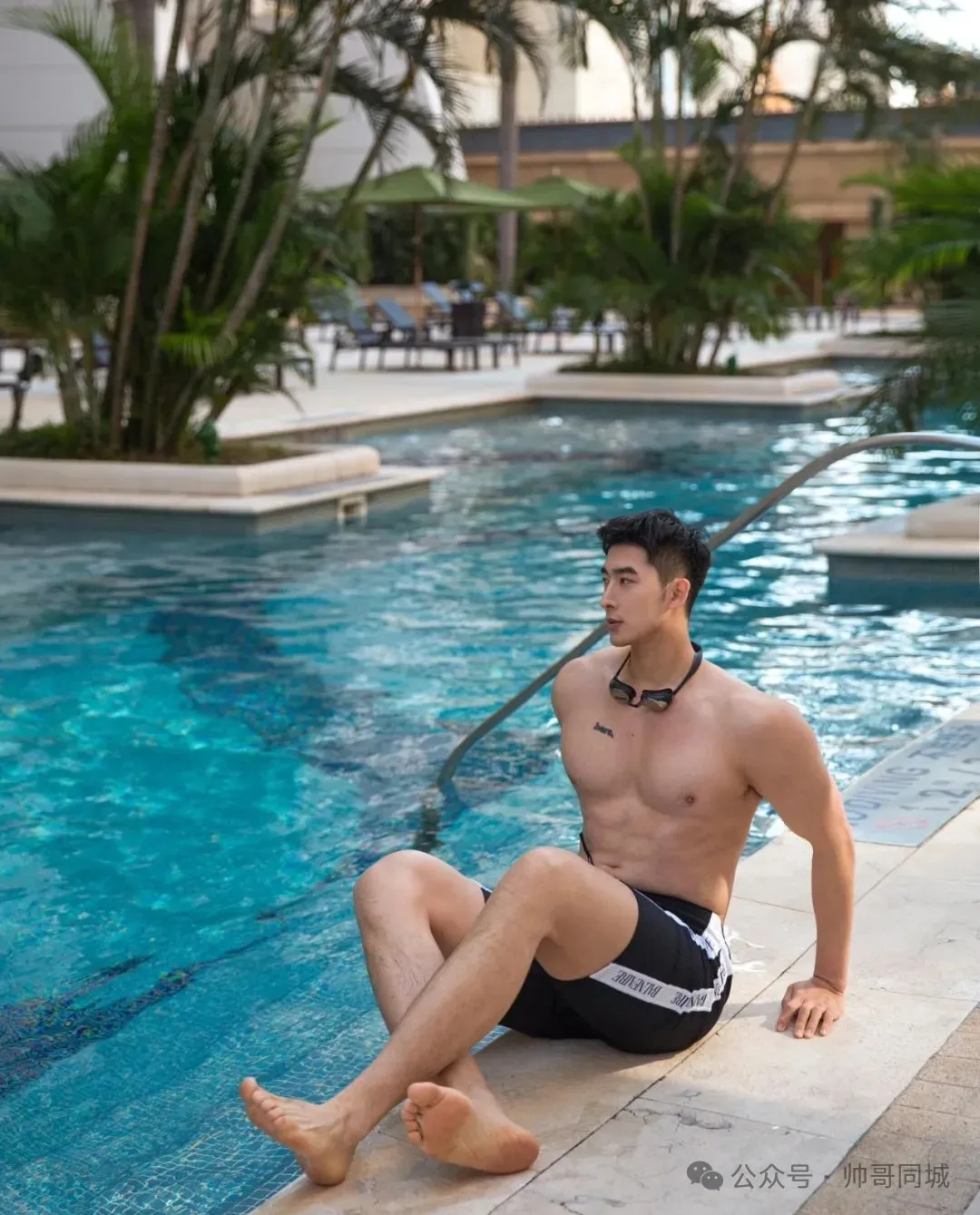 186cm 潜水帅哥狙击来袭，身材绝了!