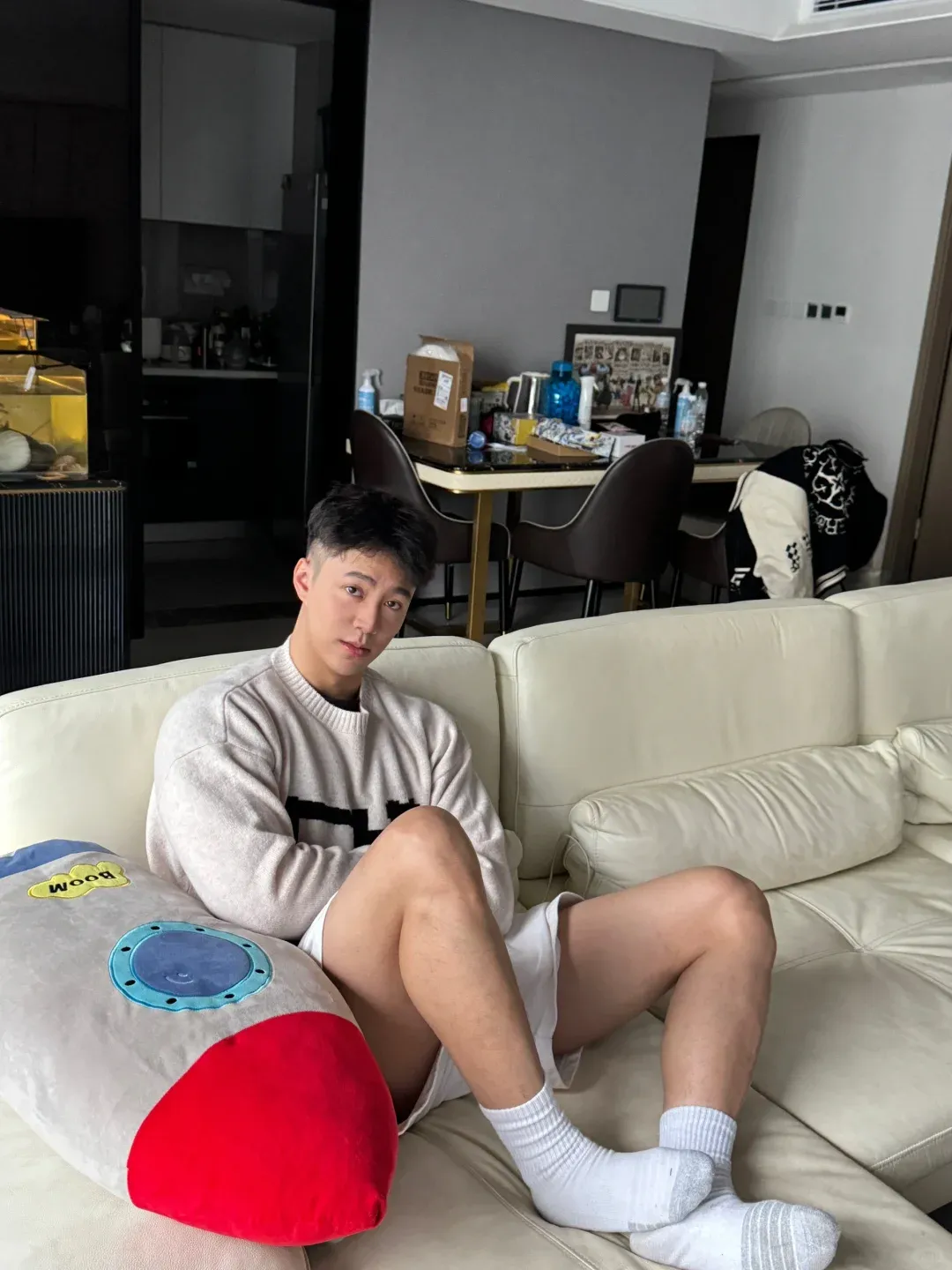 冬天别偷懒！185cm 白袜男邀你寒冬坚持健身