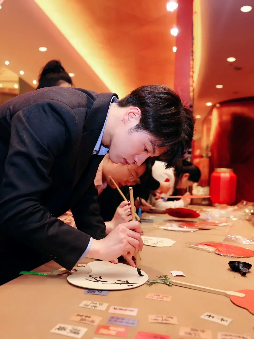 清秀职业律师，薄肌精瘦帅哥