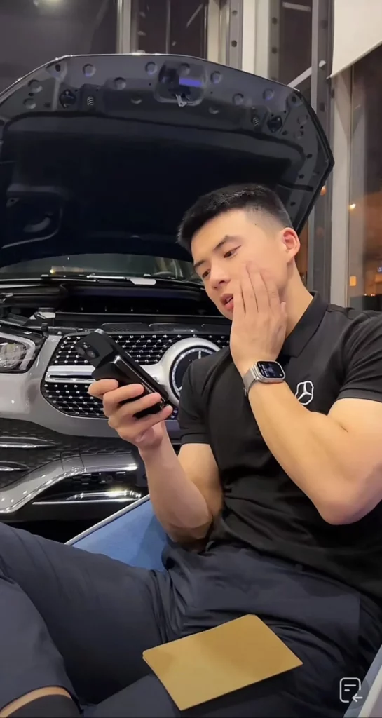 穿正装皮鞋卖车的超帅销售壹臣？真大呀？