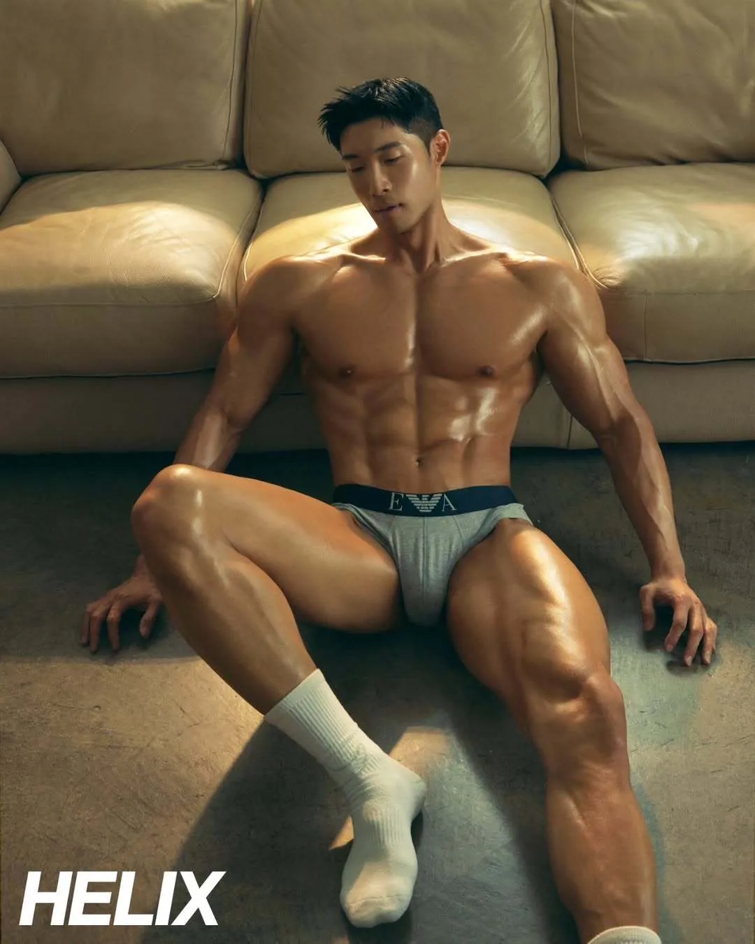 完美模特的肌肉叙事：为什么他穿内衣像艺术品？