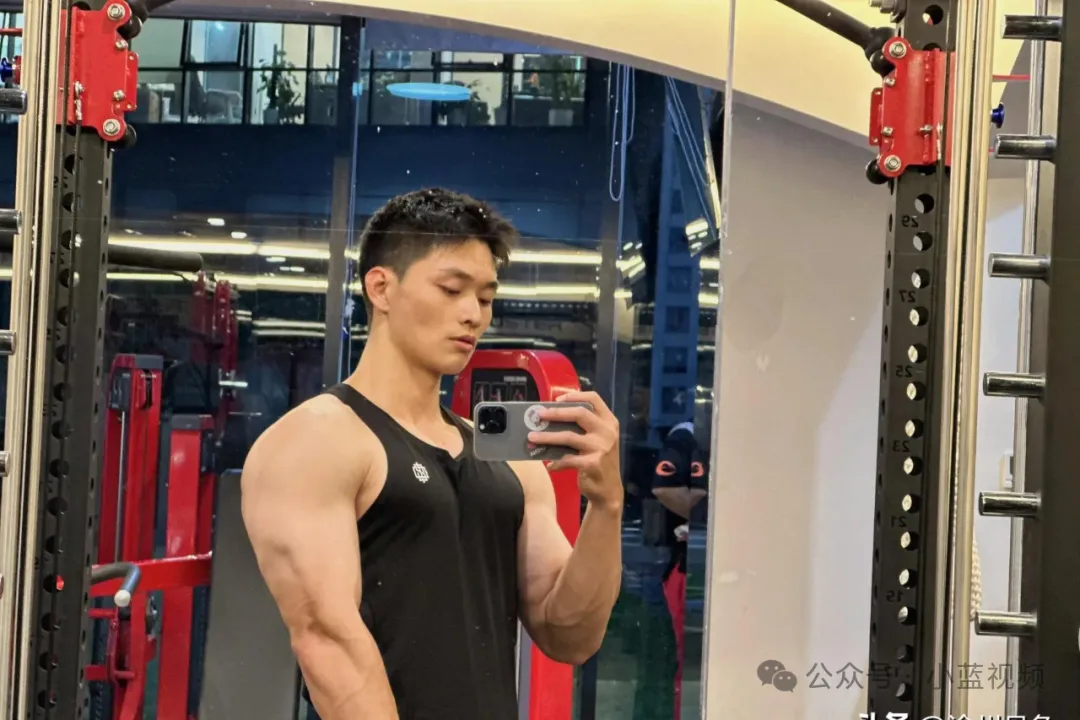 185cm 肌肉天菜，镜头下的身材颜值双绝！