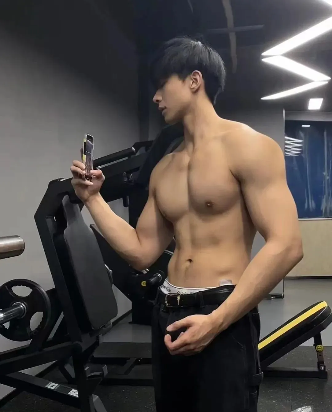 192cm 少年感肌肉帅哥，大鼻子伴郎哥哥！