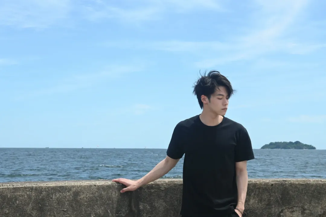 清秀职业律师，薄肌精瘦帅哥