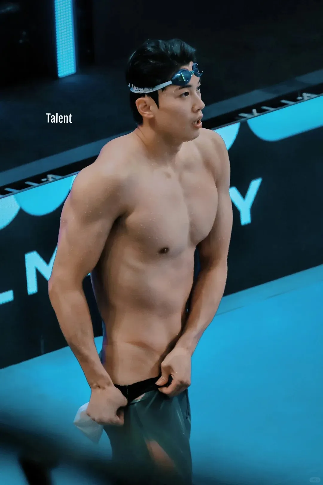 192CM 汪顺的泳裤太太勒了！