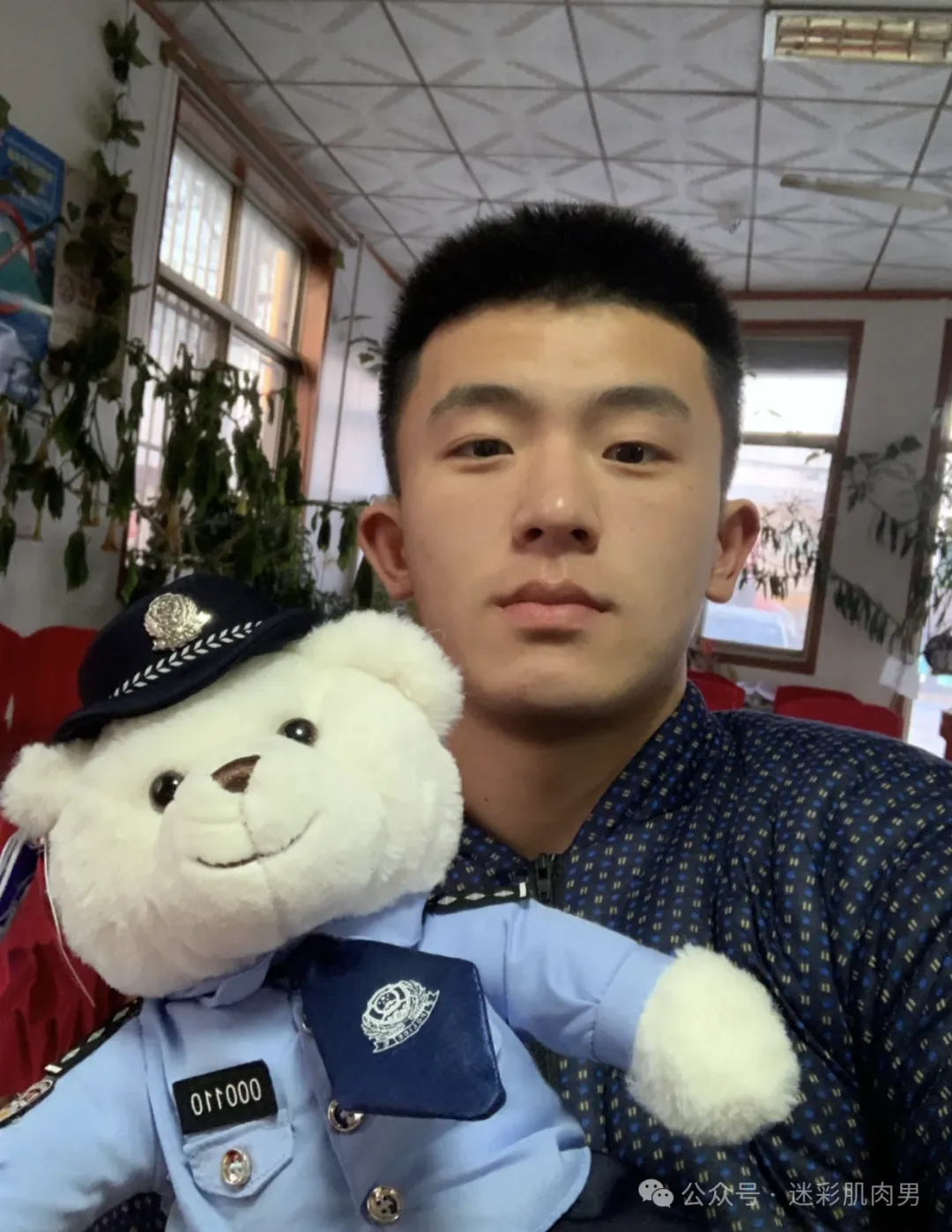 山东 05 年体育生 185CM 穿粉色短裤，谁能拒绝这实力！