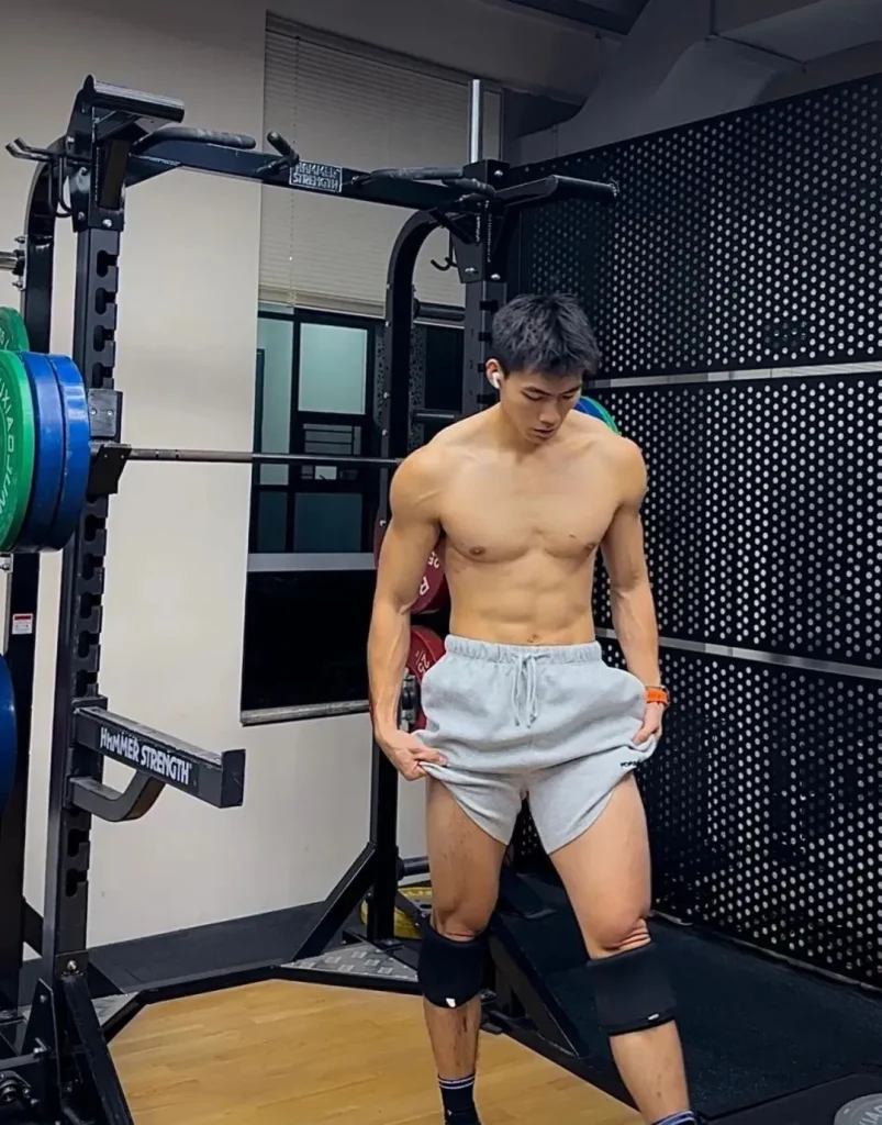 187CM 黑皮腹肌高弹猛男，广东大盘肌！