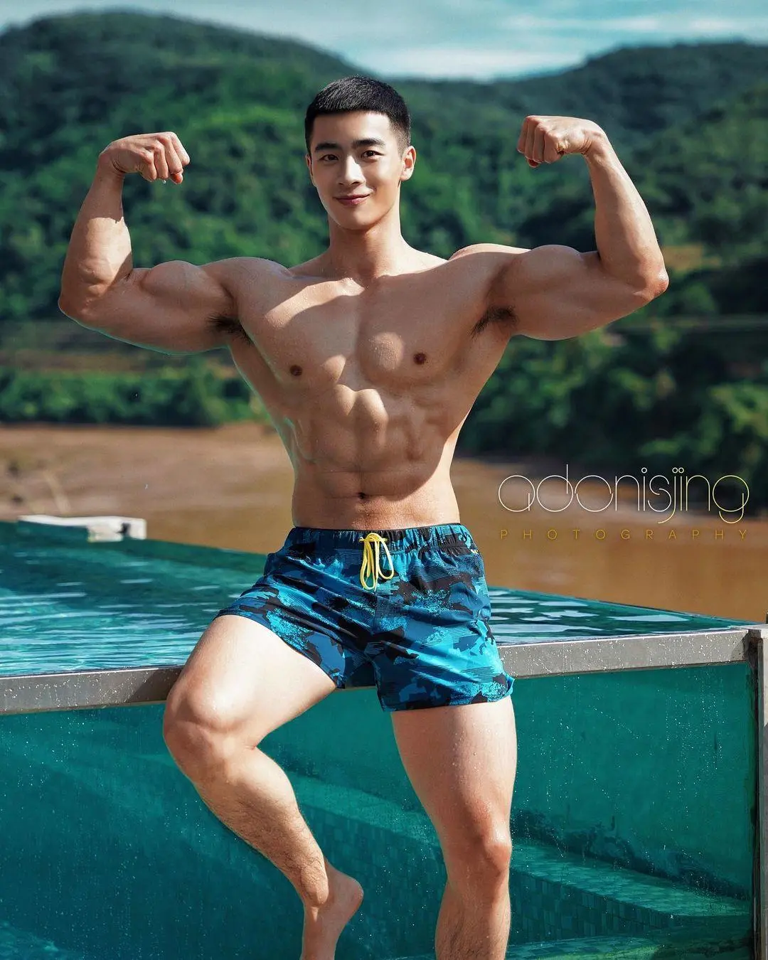 摄影师刘京的男人们，宽肩细腰翘臀是标配