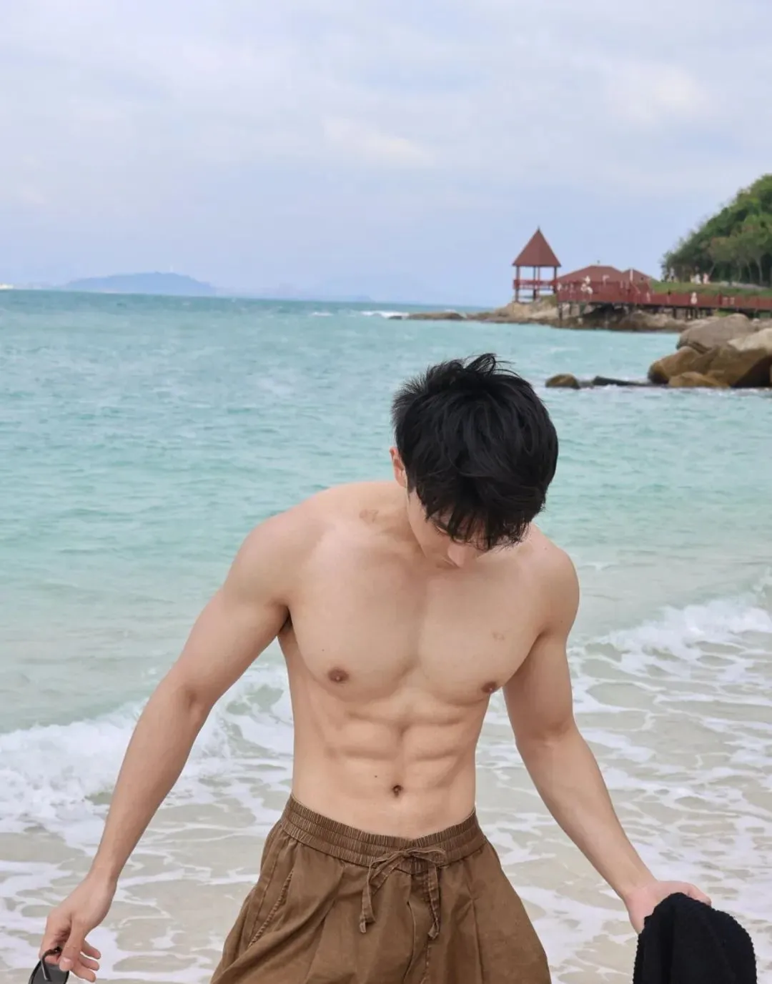 183cm 浙江人鱼线肌肉立体男大！
