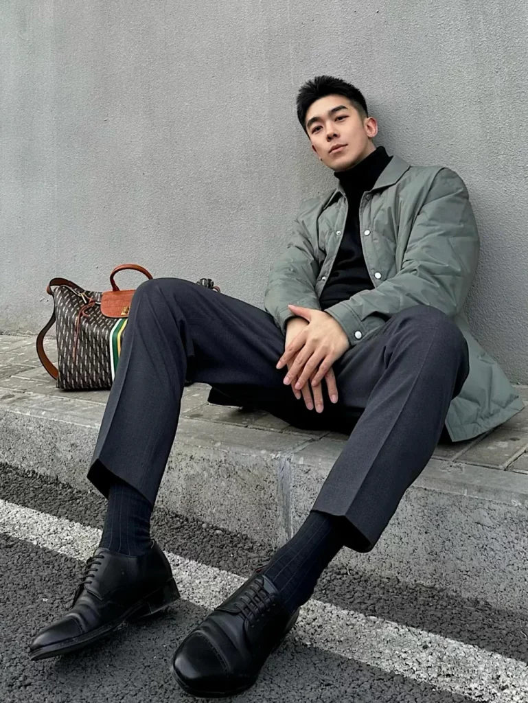 正装也能玩出不一样的帅气感