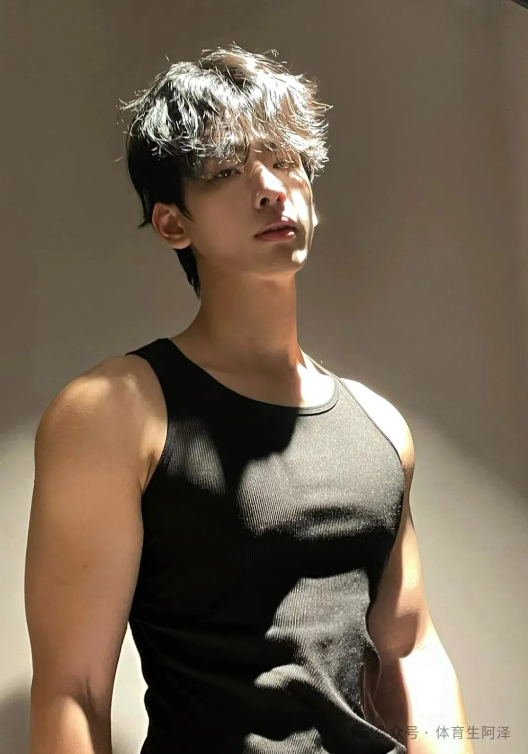 195 宽肩窄腰大狼狗,你的阳光狗狗男友已上线,建模脸超级帅...... 195 宽肩窄腰大狼狗,你的阳光狗狗男友已上线,建模脸超级帅......