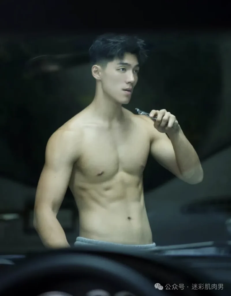 打篮球脱衣的运动男鼻子太顶了？粗壮大长腿实力强！
