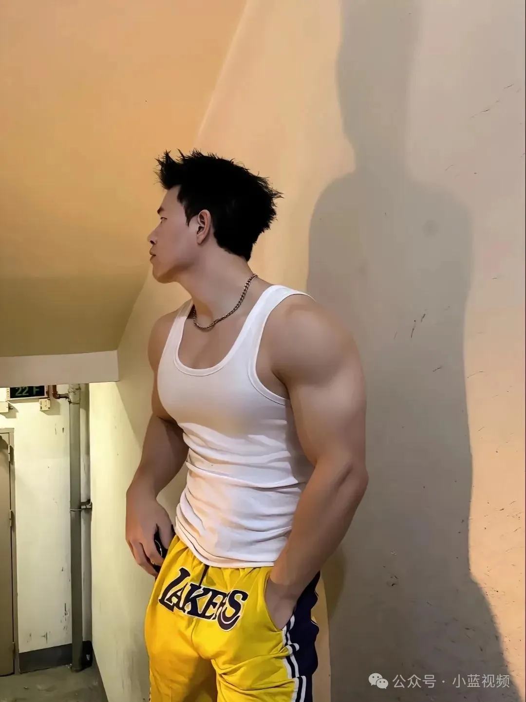 腿毛太浓了，大长腿篮球体育生小哥哥!