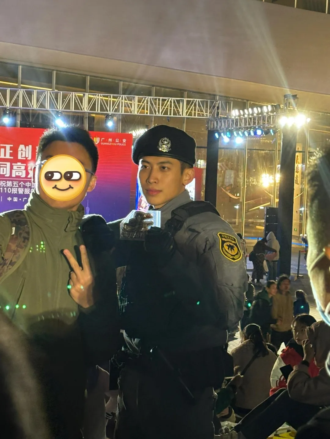 广州荔湾特警小哥火了！这也太太太帅了吧！