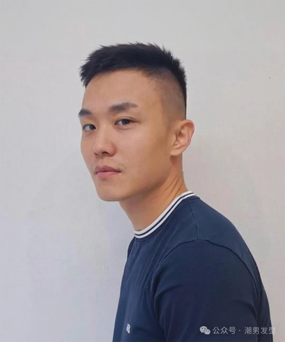 男生“两边掏空”发型利落帅气，试试这 3 款，时尚减龄又超有型！