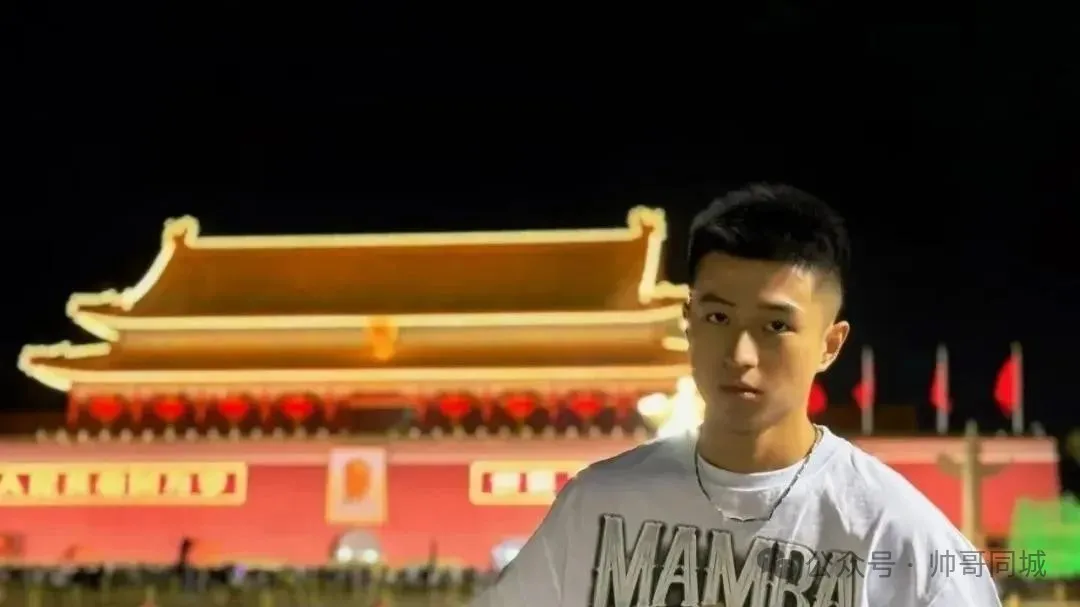 成都 20W+ 粉网红直播小哥的秘密