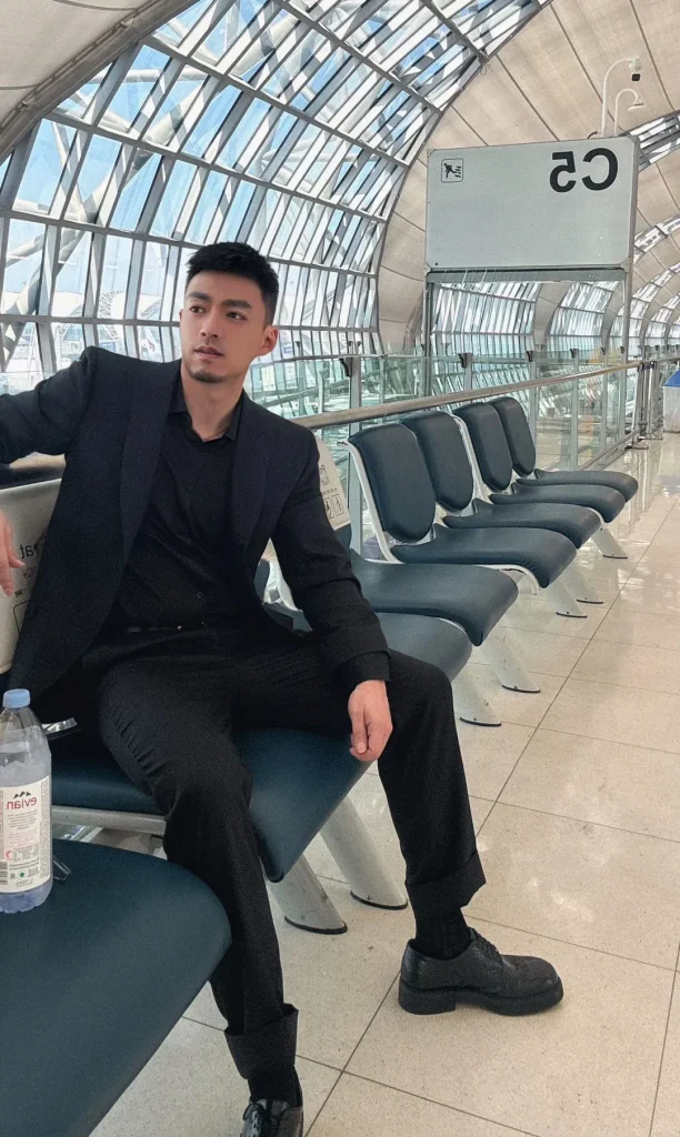 正装绝绝子！会穿搭的暖男了解一下 | 网红帅哥