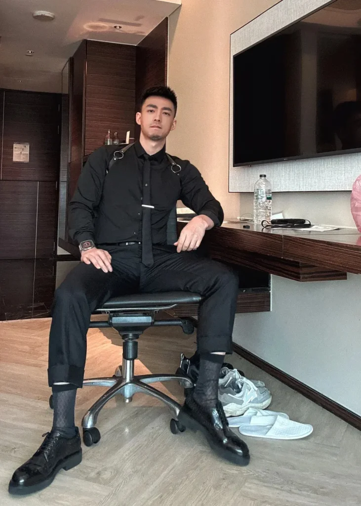 正装绝绝子！会穿搭的暖男了解一下 | 网红帅哥