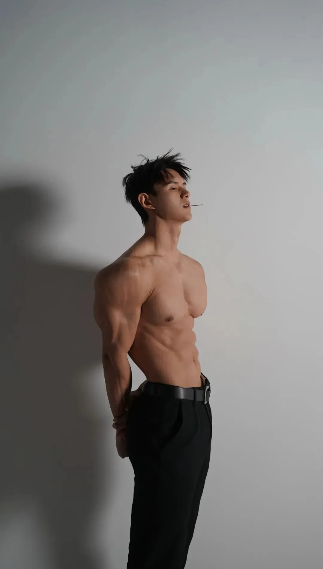 188cm 网红肌肉博主直播被狂摸! 188cm 网红肌肉博主直播被狂摸!