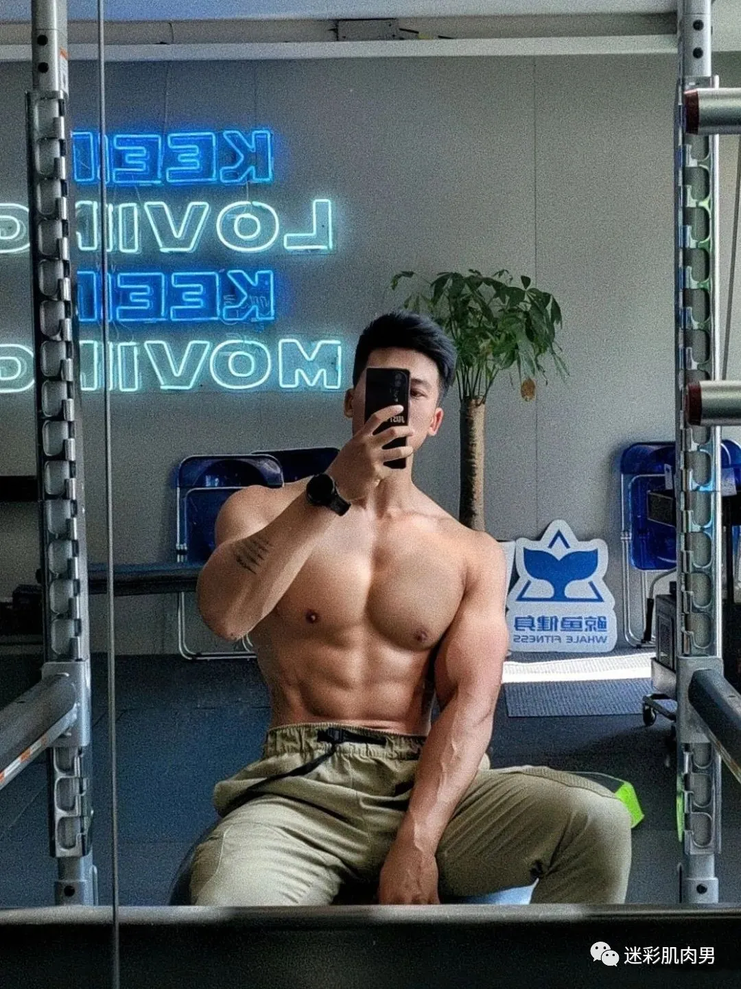 黝黑肌肉型男长得太好了，男人味十足！