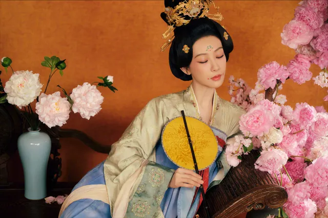 本来奔着李现才追剧《国色芳华》，不曾想被男七号路转粉！