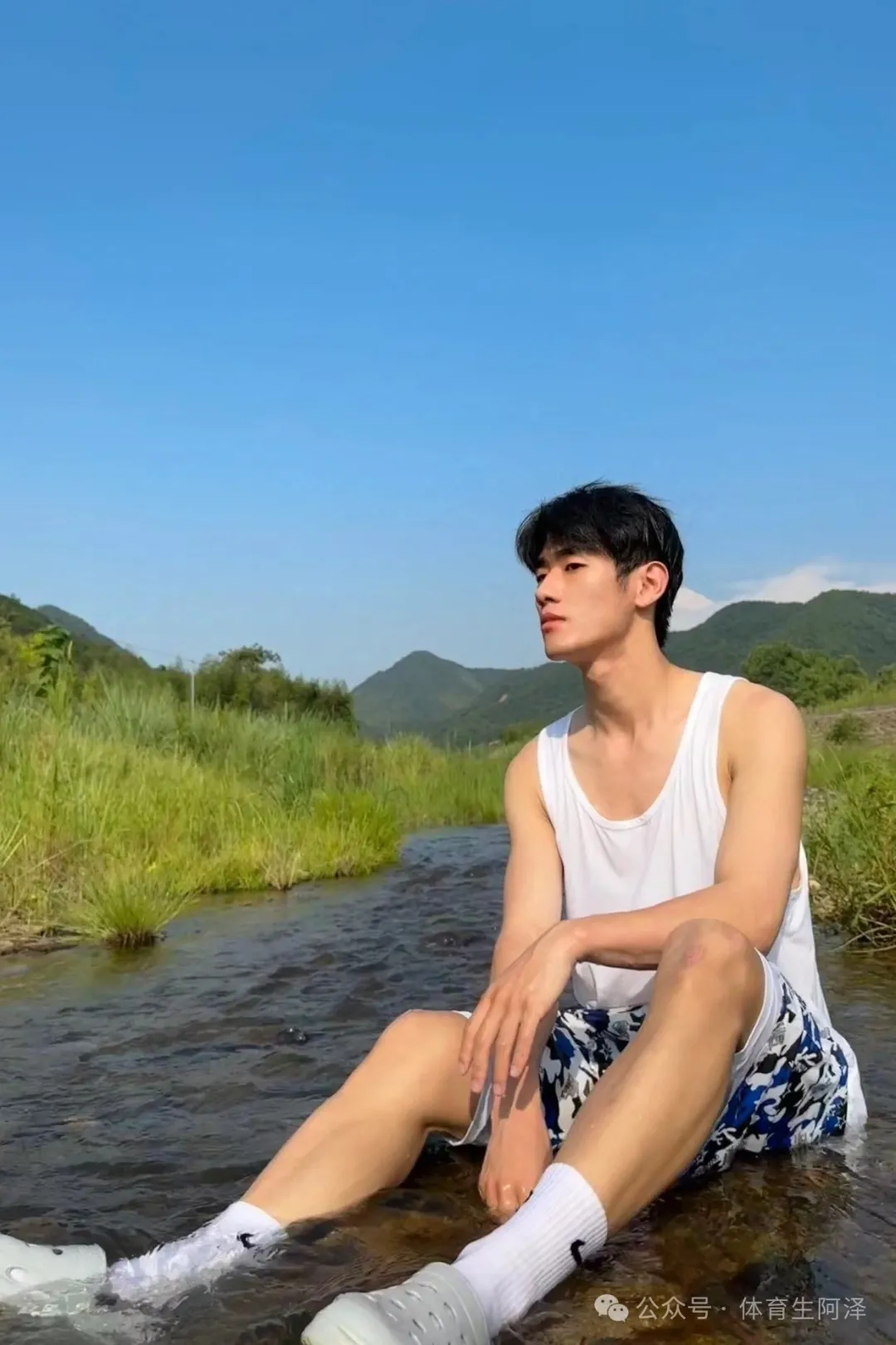 195 白袜篮球体育生,在医务室按 45 码大脚太诱惑,好想帮他按...... 195 白袜篮球体育生,在医务室按 45 码大脚太诱惑,好想帮他按......