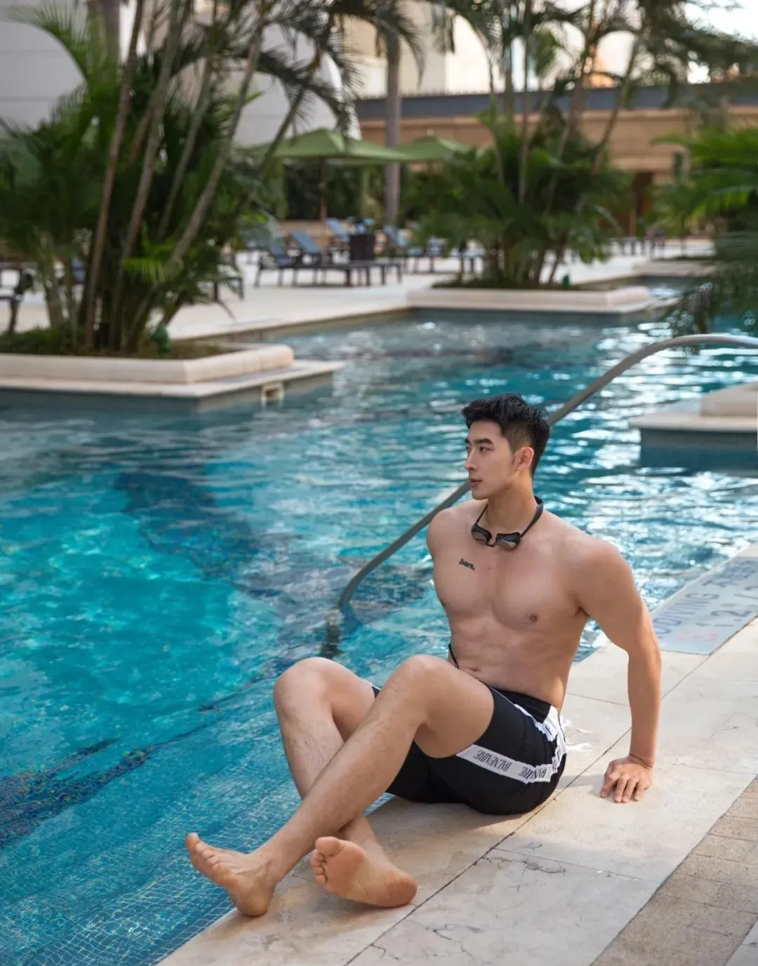 182cm 腱子肉健身模特兼摄影帅哥