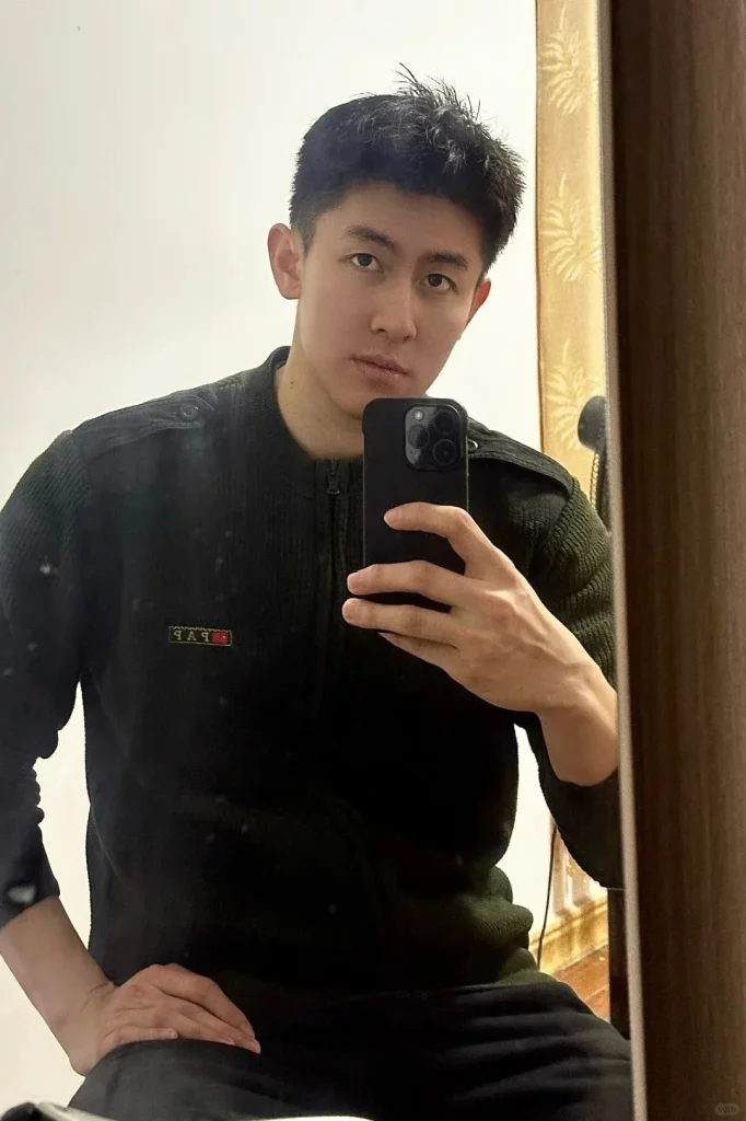 迷彩型男 " 私教！长的太帅啦！