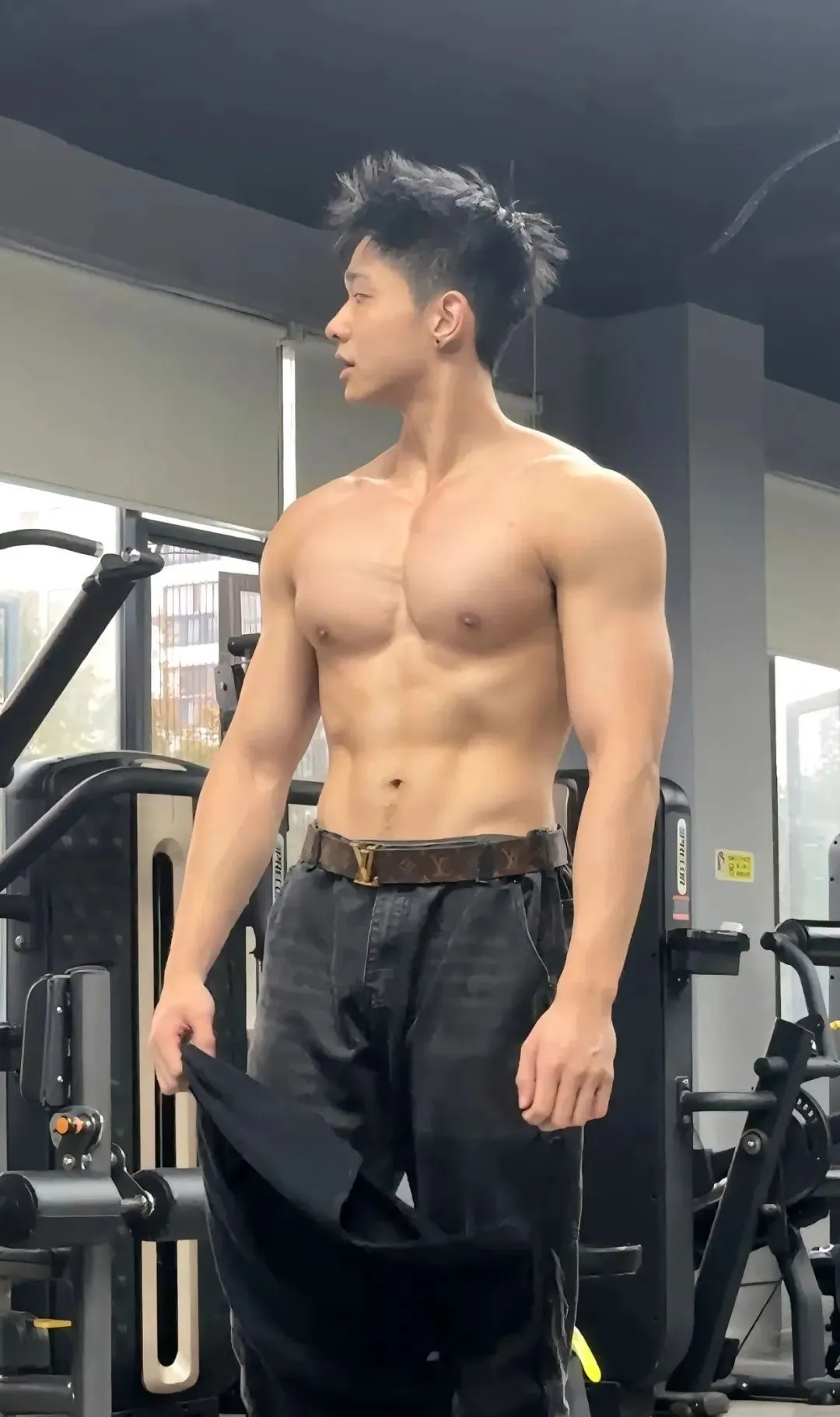 192cm 少年感肌肉帅哥，大鼻子伴郎哥哥！