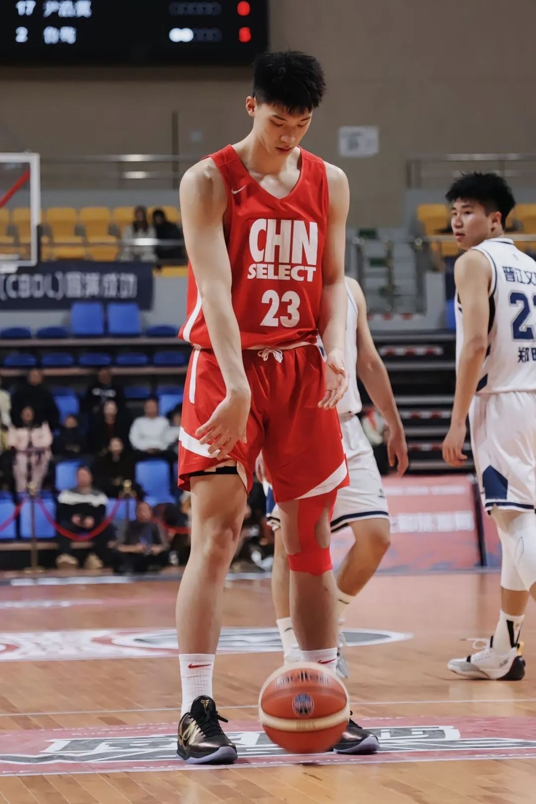 193cm 山东体育生男大，19 岁大弟弟真的超可以！