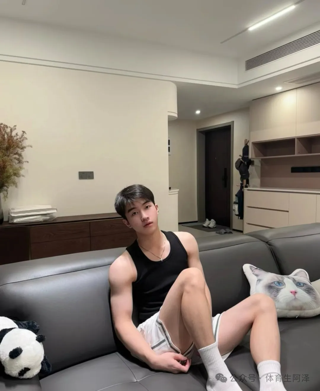 185 白皮体育生男大,健身房拍照太诱惑,白袜是流量密码....... 185 白皮体育生男大,健身房拍照太诱惑,白袜是流量密码.......