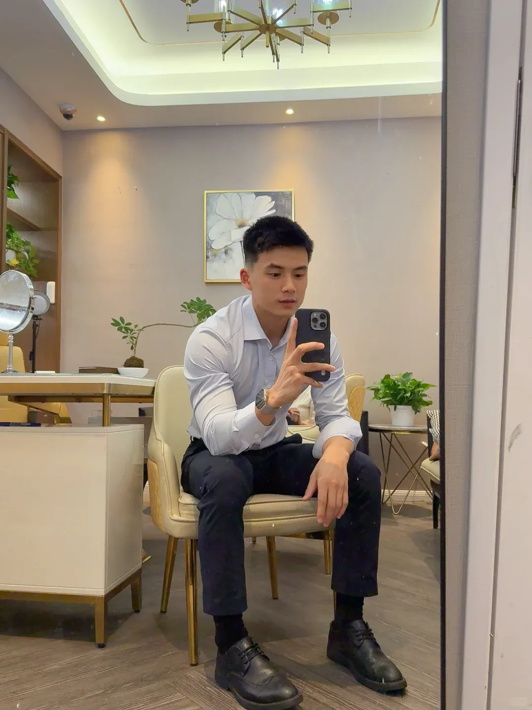 壹臣直播回归！正装男主播谈争议事件，粉丝们反应如何？