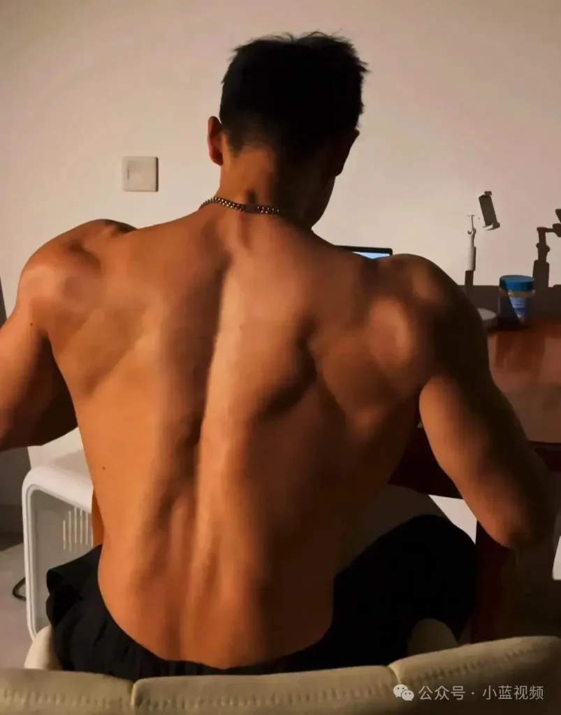 180cm 山东黑皮肌肉汉子，厚实强壮有力！