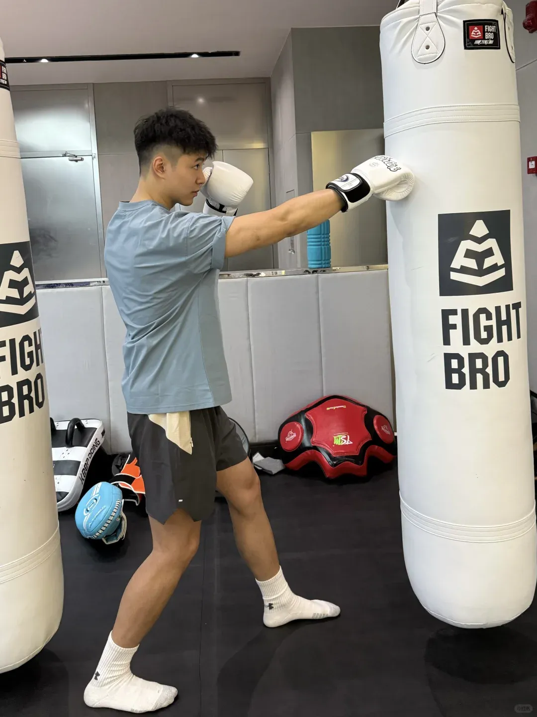 冬天别偷懒！185cm 白袜男邀你寒冬坚持健身