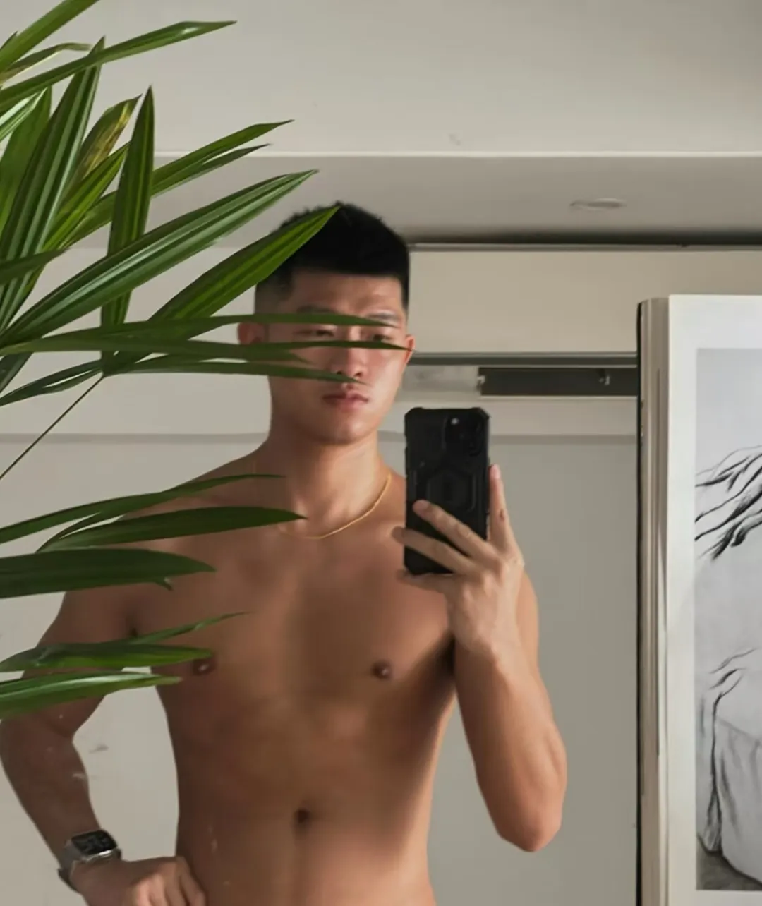 ig 上穿吊带的寸头弟弟也太有型了，看看谁又可以啦！