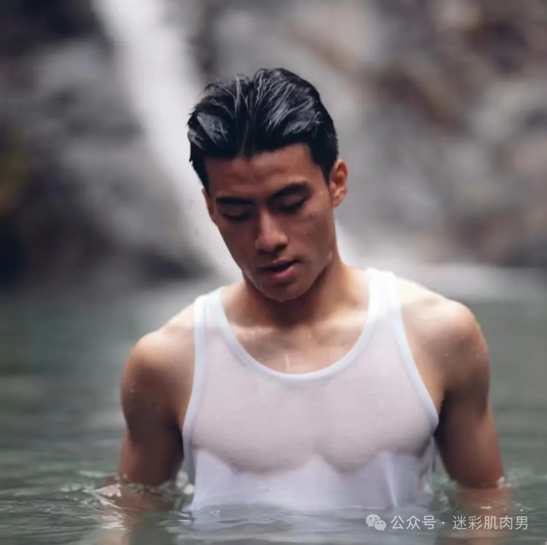 刘姥姥最爱 20 岁山东男大体育生！？一次直接见两个？