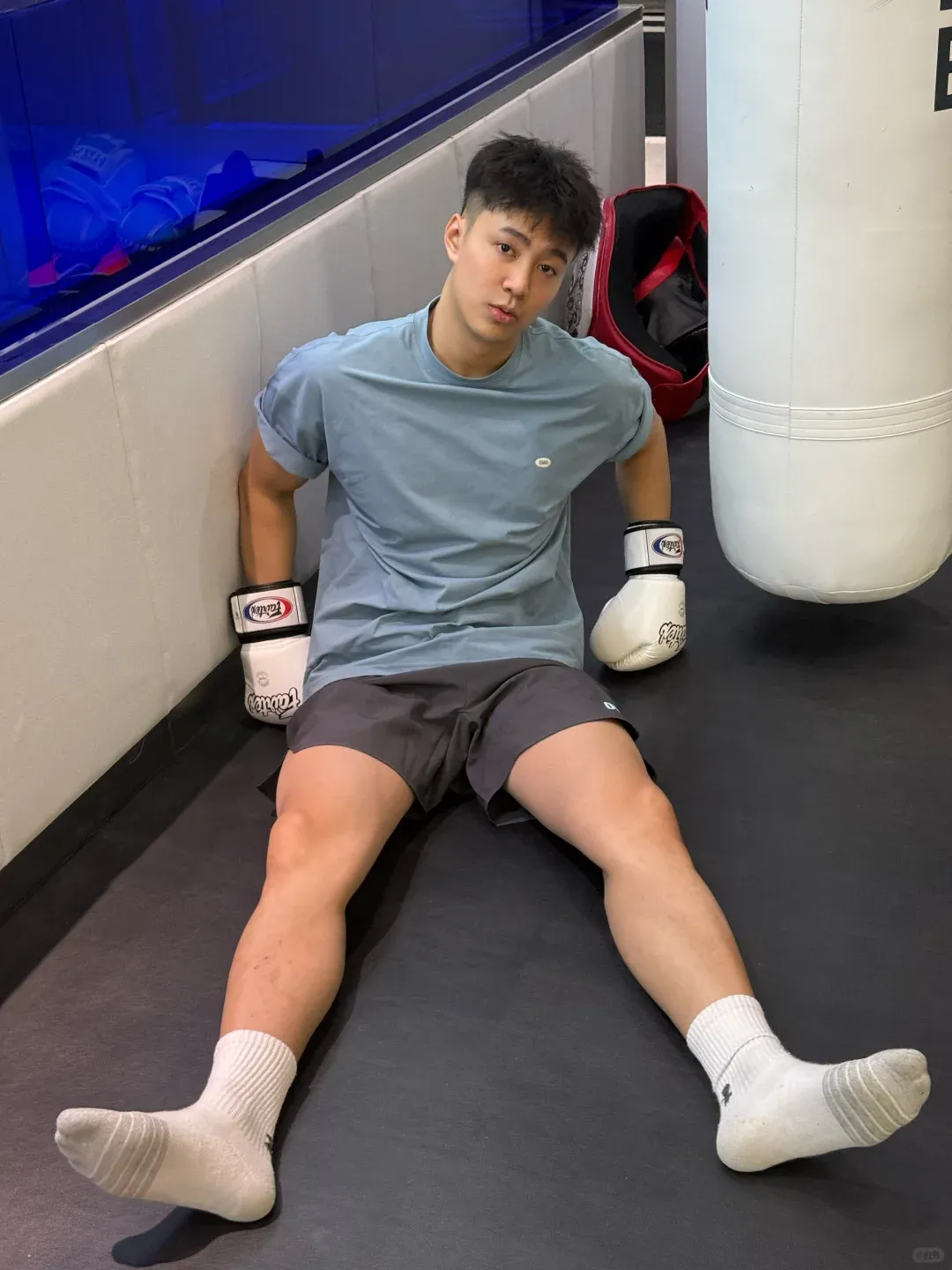 冬天别偷懒！185cm 白袜男邀你寒冬坚持健身