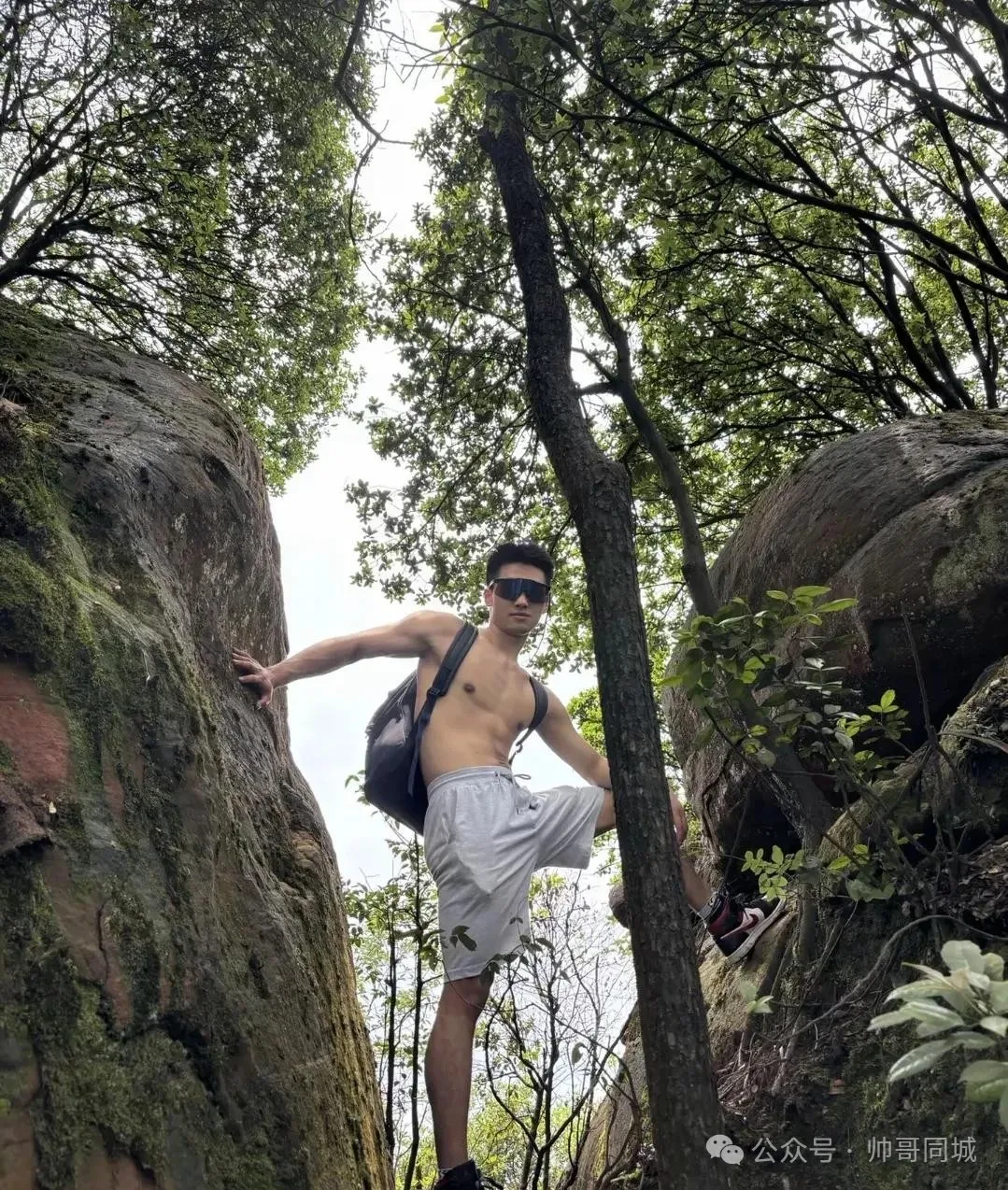 22 薄肌酷酷男孩，重庆粉粉嫩嫩帅哥！