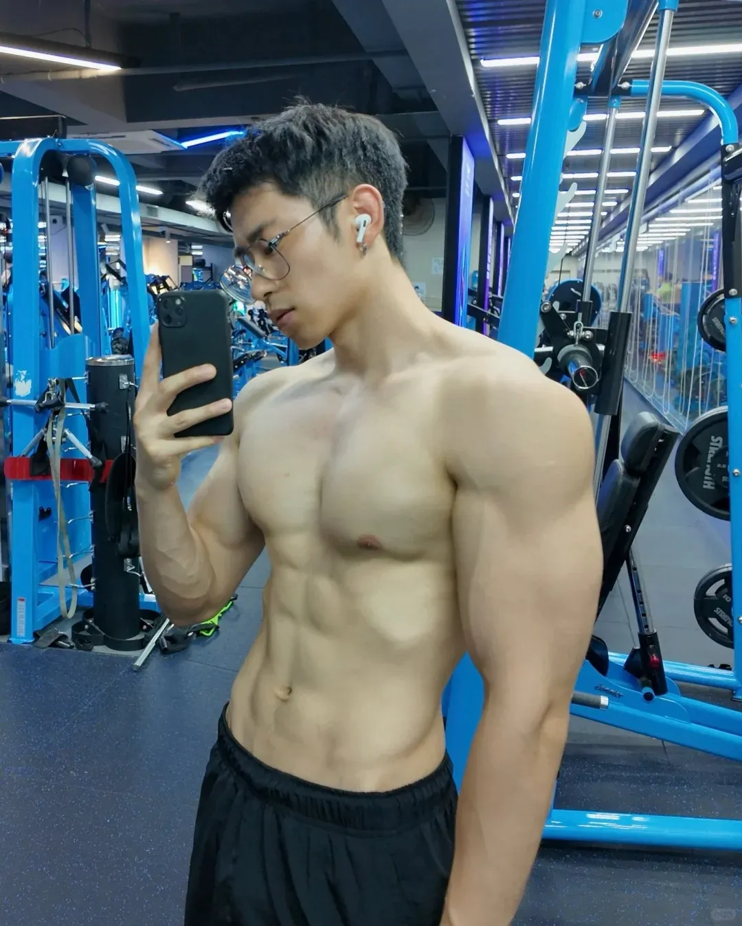 这个广州的斯文肌肉教练,居然可单次! 这个广州的斯文肌肉教练,居然可单次!