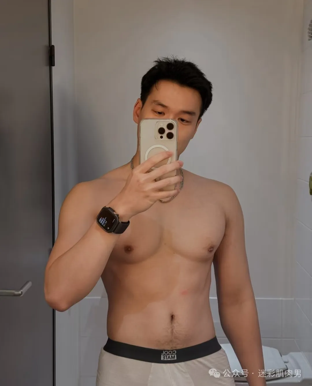 181CM 空少为吸引穿内裤拍大片？大鼻子也太撩了！