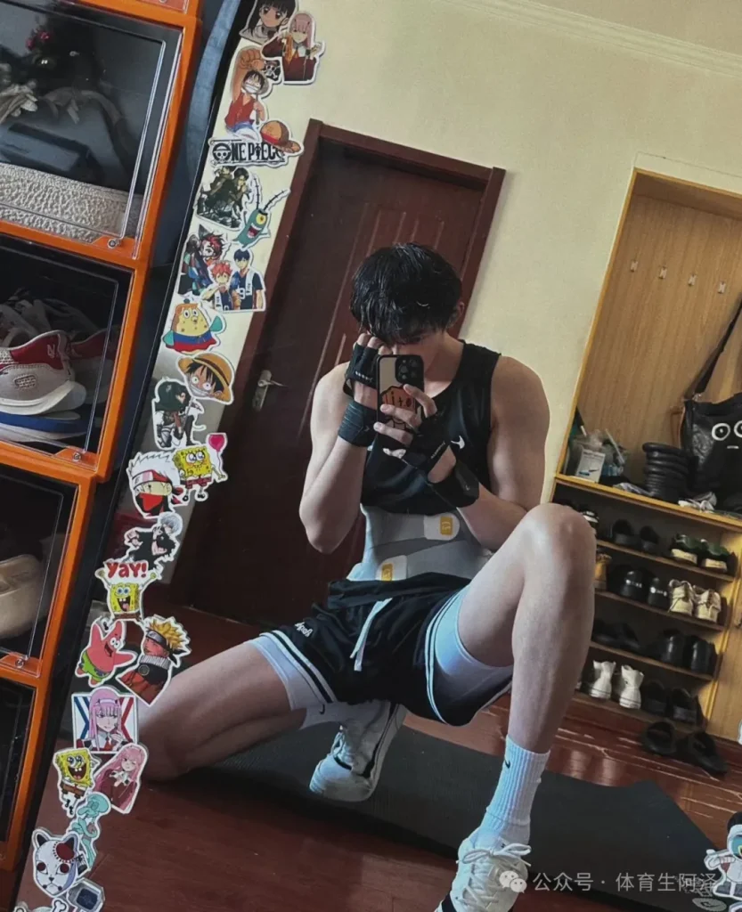 195 超硬钻石体育生，白袜长腿诱惑力满满.....