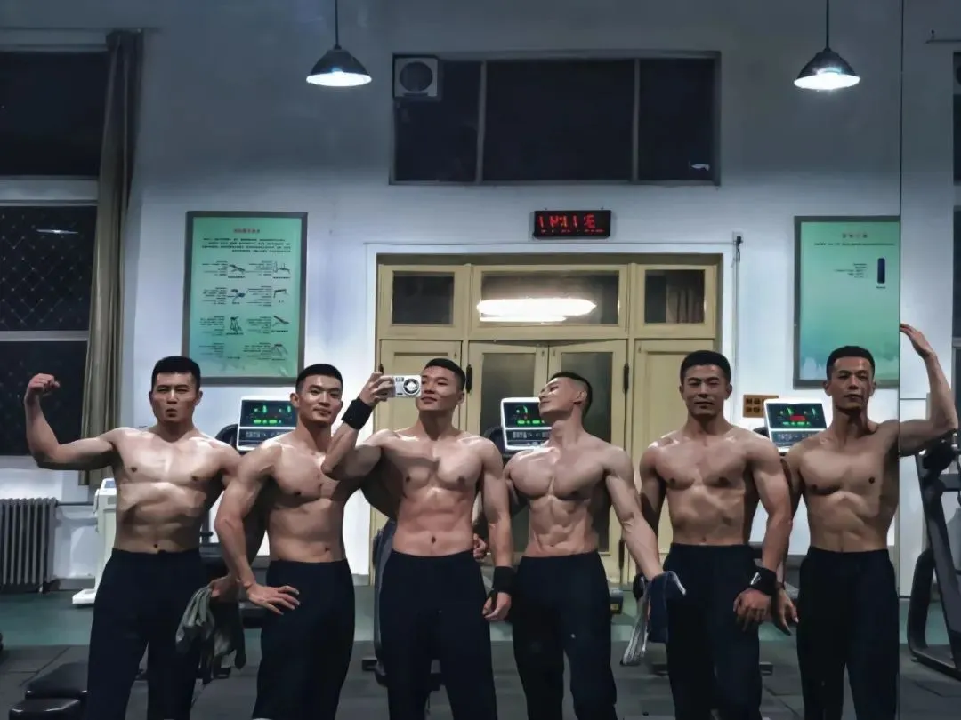 来选肌肉老公了，你们要哪一个？-潮男潮北