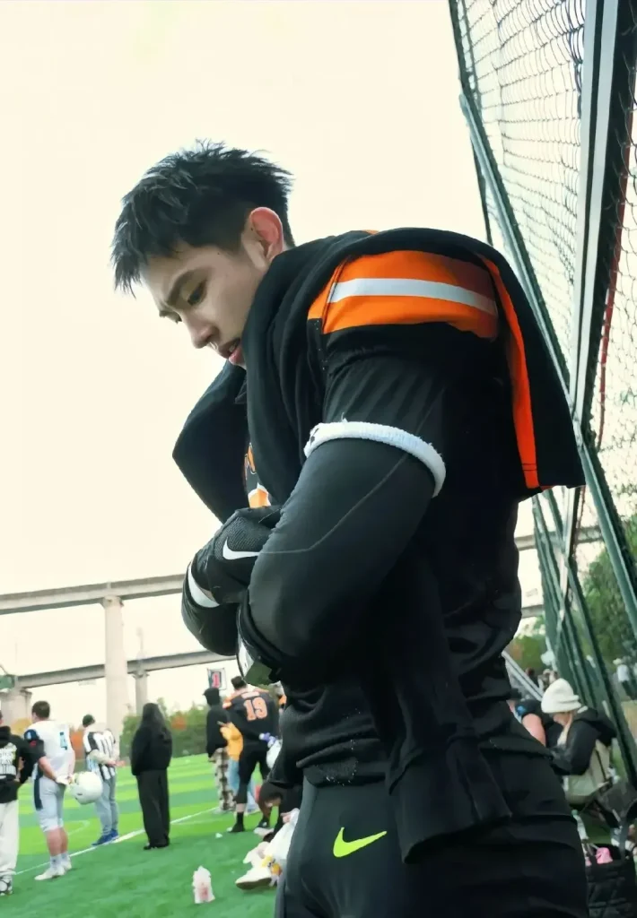 187cm 美式运动体育生，直捌心窝！