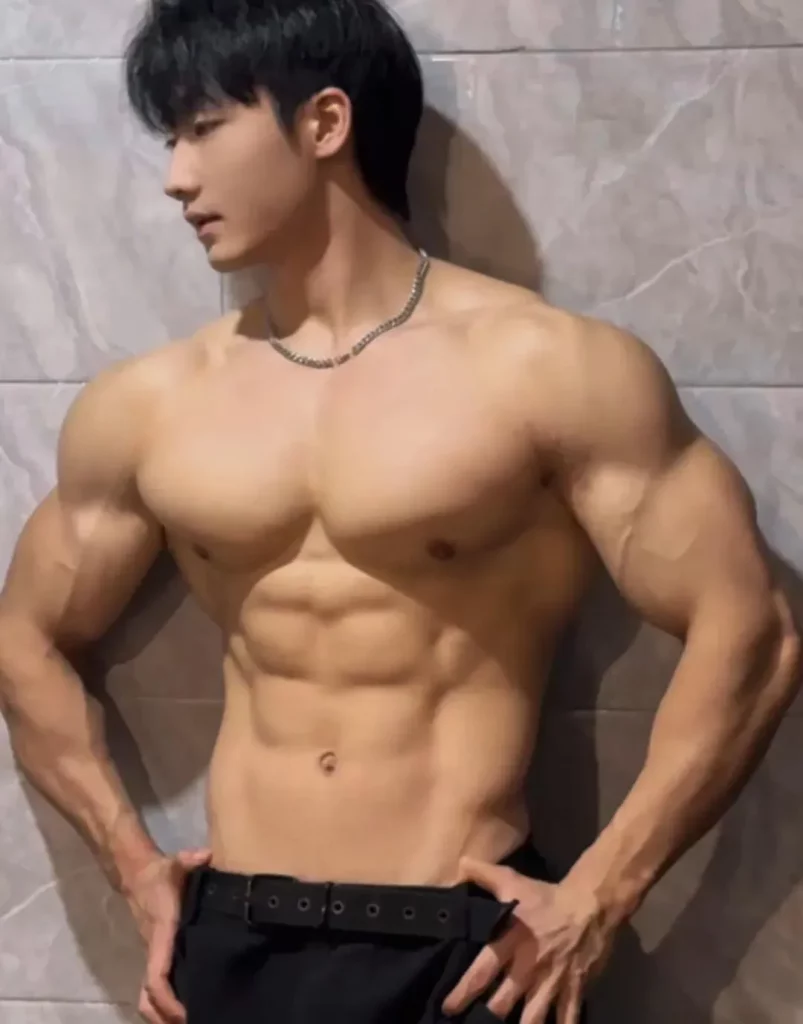 187cm 大胸肌帅哥爆青筋太撩人！