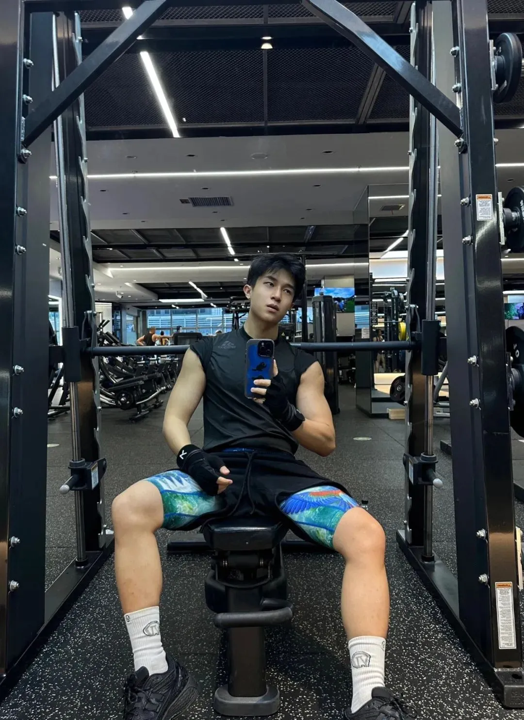 薄肌健身帅哥少年感砰击