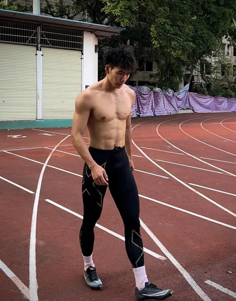 187CM 黑皮腹肌高弹猛男，广东大盘肌！