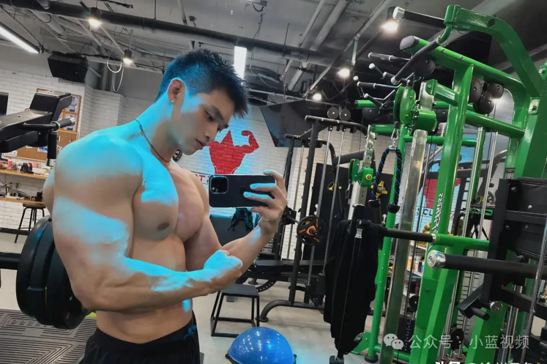 185cm 肌肉天菜，镜头下的身材颜值双绝！