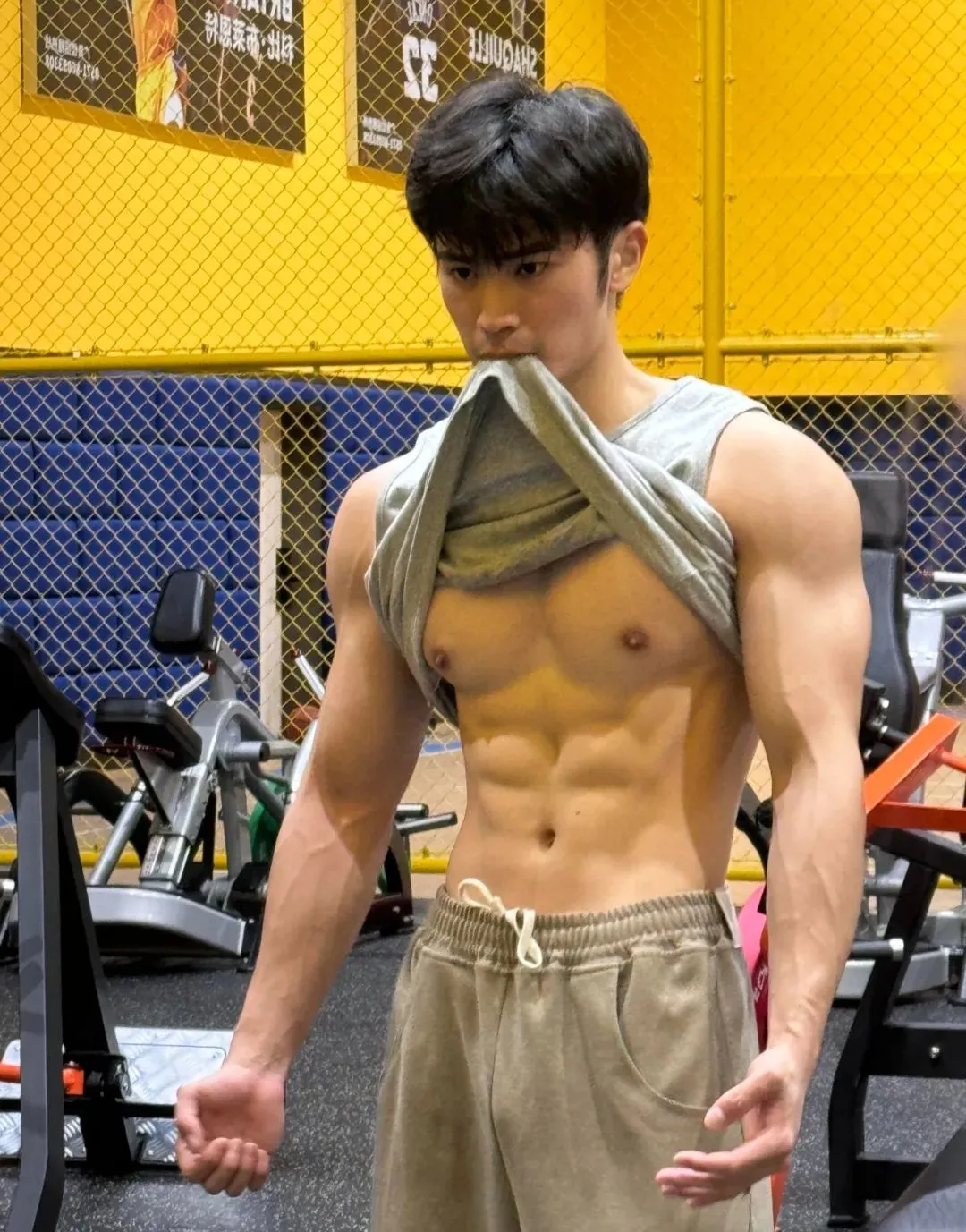 183cm 浙江人鱼线肌肉立体男大！