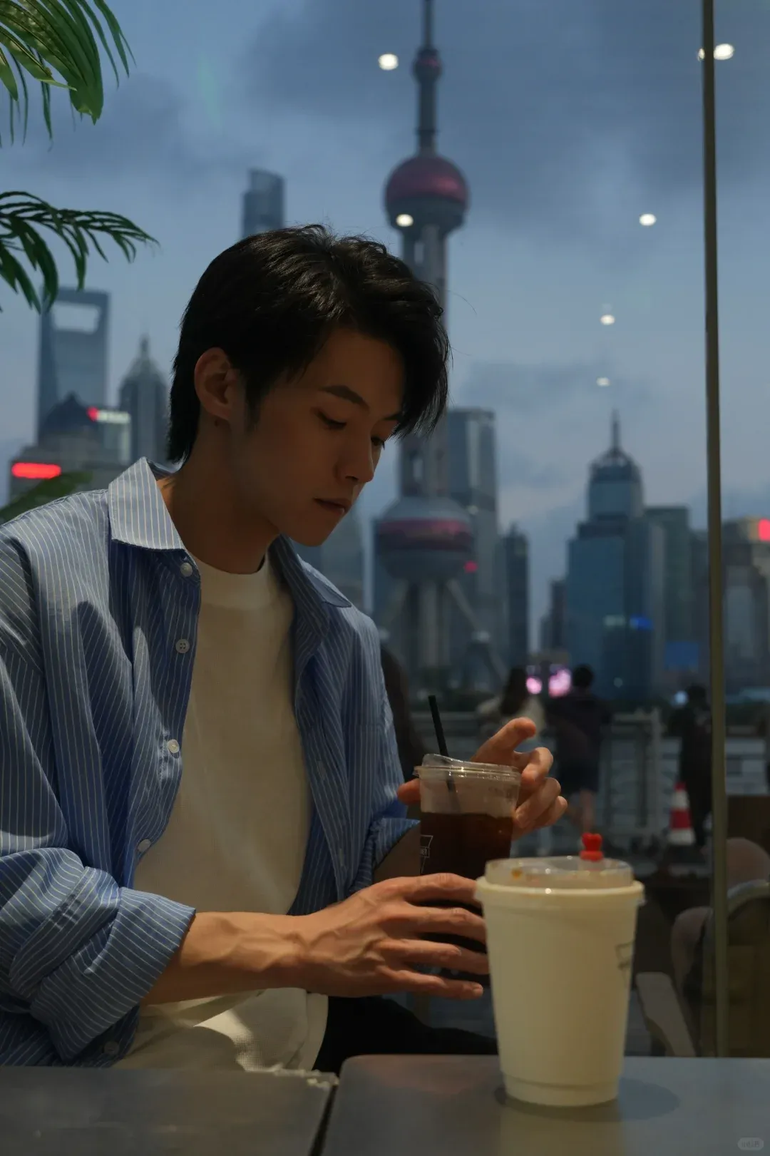 清秀职业律师，薄肌精瘦帅哥